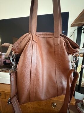 Sticks and stones Leather bag